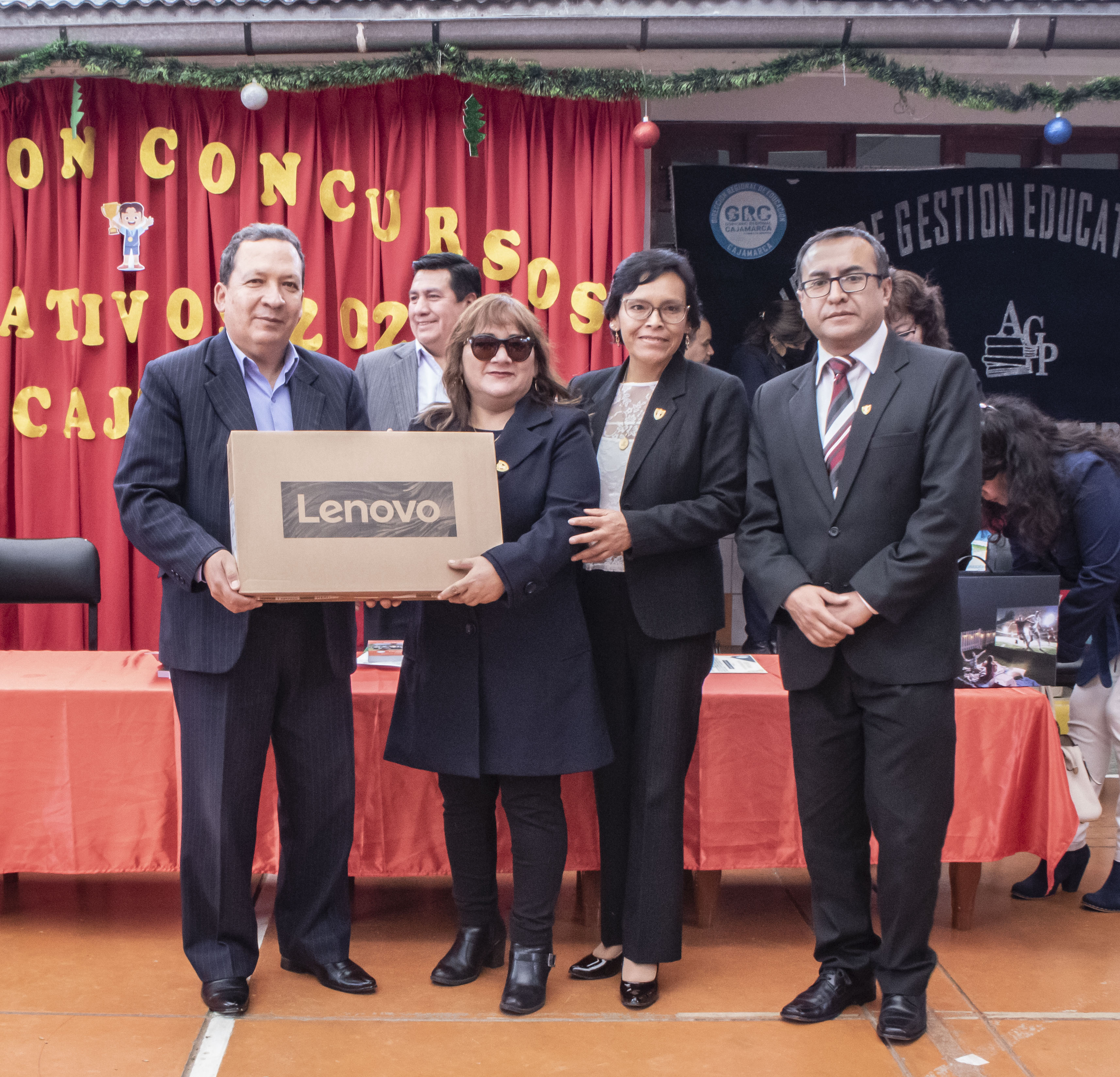 PREMIAN A ESTUDIANTES DE CONCURSOS Y PRÁCTICAS EDUCATIVAS TRANSFORMADORAS